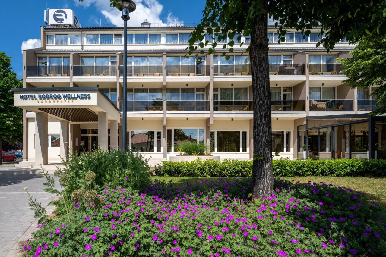 Hotel Bodrog Wellness & Elix Spa Sarospatak Bagian luar foto