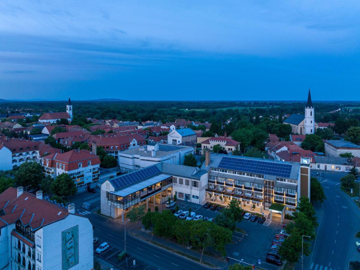 Hotel Bodrog Wellness & Elix Spa Sarospatak Bagian luar foto