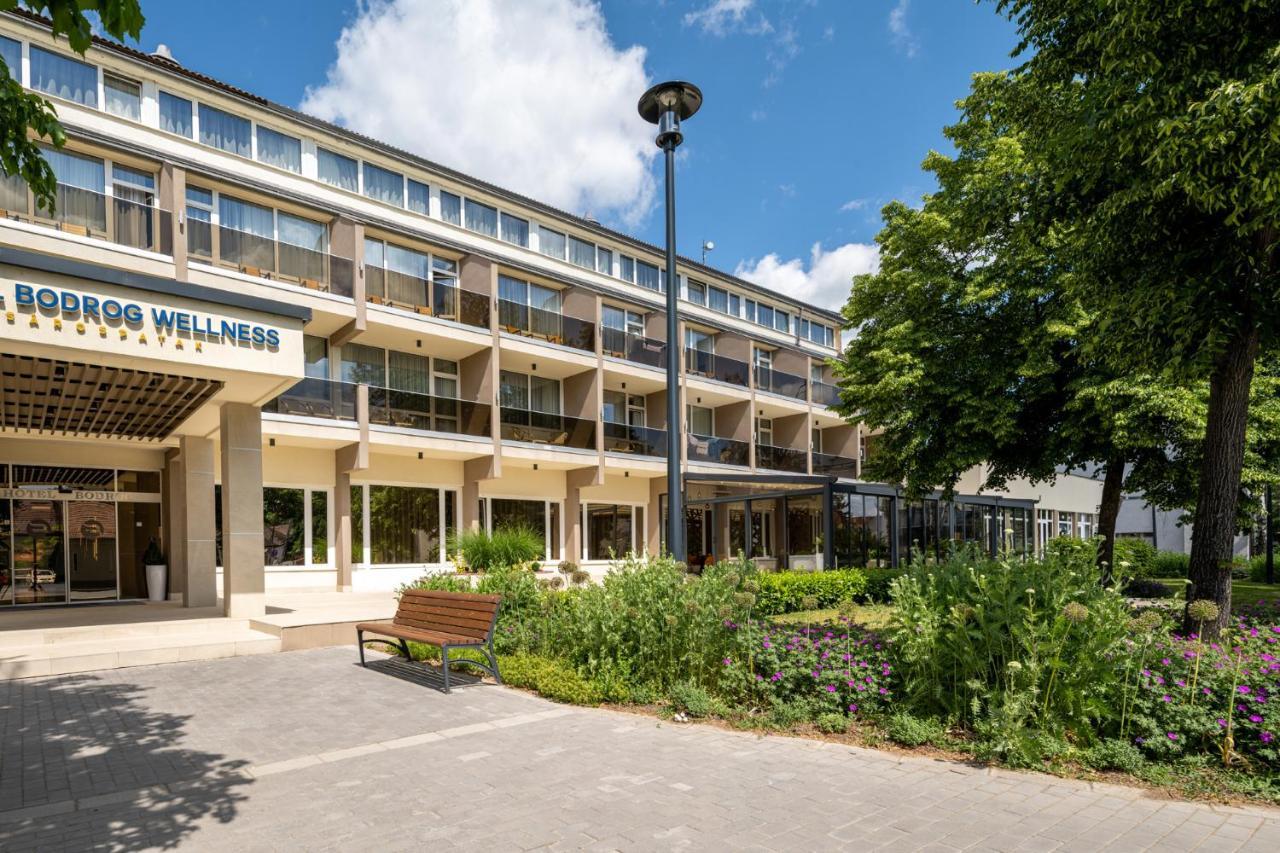 Hotel Bodrog Wellness & Elix Spa Sarospatak Bagian luar foto